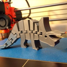 flexi triceratops gioco dinosauro i dinosauri giocattolo triceratop ceratopsid giurassico parco 3d print model - Mito3D