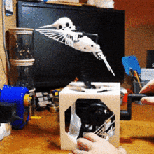 vol colibri automate mécanique art mécanisme colibris horlogerie horloger engrenages équipement machine DIY artisanat style 3d print model - Mito3D