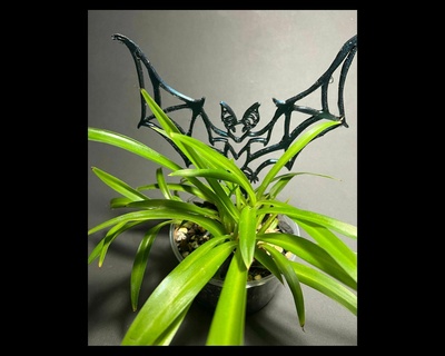 flying bat decorative plant support halloween home decor animal abstract line art plants trellis 3d print model - Mito3D