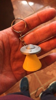 flying saucer keyring beam container Jewelry ufo print in place toy 3d print model - Mito3D