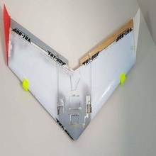fliegend Flügel Mauer Besucher Anzeige Aufhänger Haken Lager c_fahrzeuge 3d print model - Mito3D