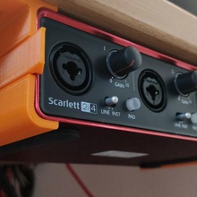 focusrite scarlett 2i4 2ª geração do suporte vários área de trabalho montagem 2i2 a música 3d print model - Mito3D
