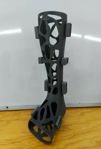 pied cheville éclisse démarrage férule jambe multicolore médicament réhabilitation médical dispositif prototype os ender fracture traumatologie 3d print model - Mito3D