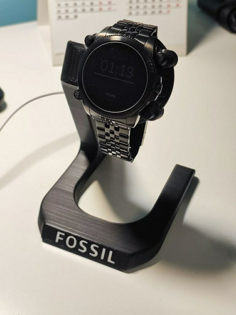 fóssil masculino relógio inteligente cobrando ficar pé gen 5e + logotipo carregador suporte acessórios 3D print model - Mito3D