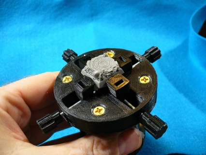 mâchoire miniature serrer miniature serrer loisir 3d print model - Mito3D