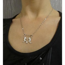 la fraternité pendentif bijoux médaillon de l'homme caractère ethniques mode symbole saint valentin l'amour coeur 3d print model - Mito3D