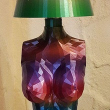 mujerk rperlampe Arte frau lámpara licht 3d print model - Mito3D