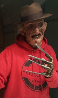 Freddy kruger 39 in eldiven kolay Yazdır cadılar bayramı grup bıçak ağzı bıçaklar Kostüm oyunu destek silah kostüm parmak Krueger korku film çatırdamak buton 3d print model - Mito3D