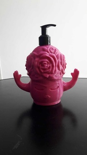 frida kahlo soap dispenser Home frida kahlo dispenser soap soap art  3d print model - Mito3D