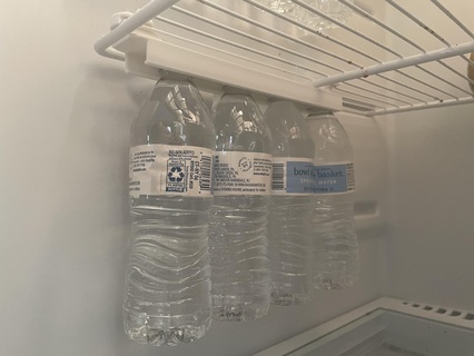 refrigerador agua botella soporte organizar estante 3d print model - Mito3D