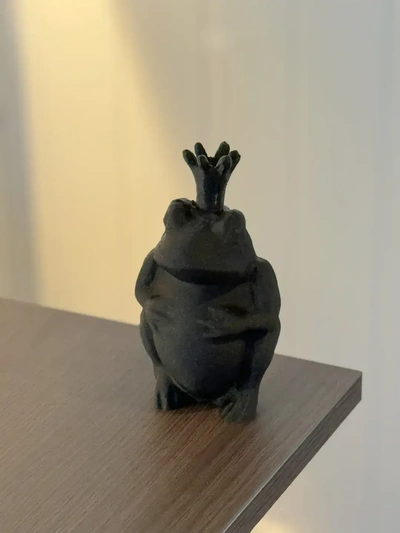 frog crown art decoration crow desktop figurine art sculpture royal home simple 3d print model - Mito3D