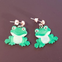 frog earrings jewelry orecchine rana pendant medalion animals nature amphibians water rospe toads children summer estate 3d print model - Mito3D