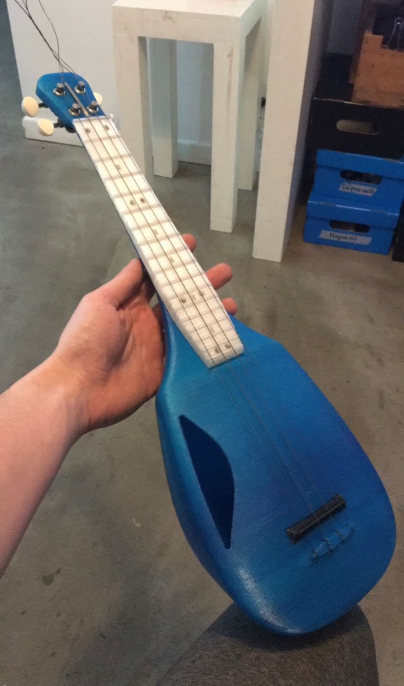 completamente funzionale ukulele controllato musica strumento suono 3D print model - Mito3D