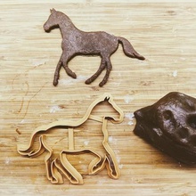 galoppierendes Pferd Ausstecher home fondant cutter Tier laufendes furioso cookie 3d print model - Mito3D