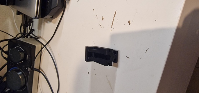 Garage Tür verriegeln Schließung schonen 3d print model - Mito3D