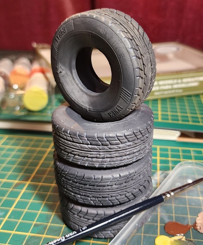 generic tire general motor dark tyre taire 3d print model - Mito3D