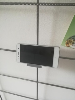 gitter haken soporte smartphone móvil teléfono inteligente tableta 3d print model - Mito3D