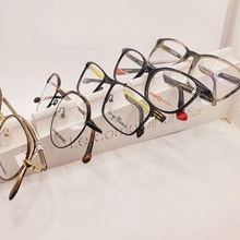 glasses holder bezel optics optician support display frame 3d print model - Mito3D