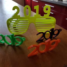 glasses key ring 2019 home jewellery decoration art toy bezel accessory celebration year-end party colour free charge happiness chance passion strong year 3d print model - Mito3D
