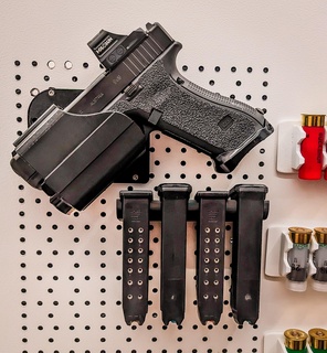 glock 45 + olight baldr mini duvar binmek uyarılar sk dis g45 glock45 delikli 3d print model - Mito3D