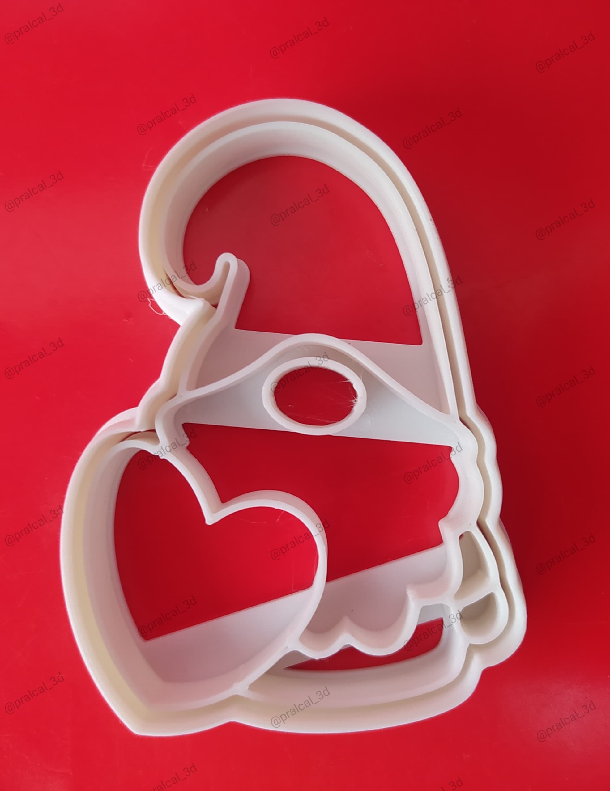 gnomo corazón 3D print model - Mito3D