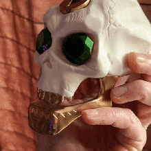 gold hoarder skull game fanart pirate boss sea thieves 3d print model - Mito3D