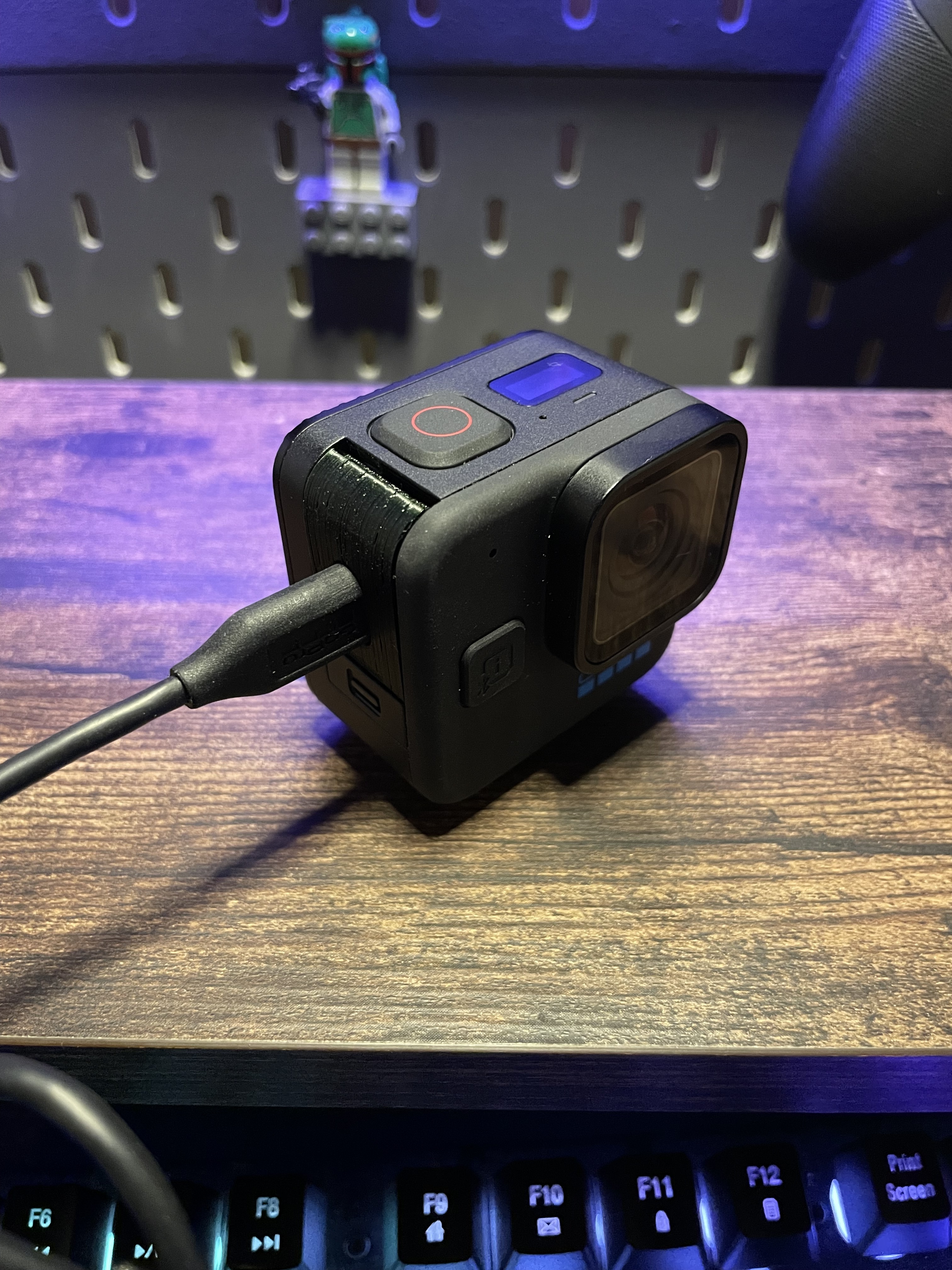 gopro 11 mini nero passthrough USB lato porta pro batteria copertina guaina 3D print model - Mito3D