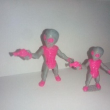 graylien abductor pink armor game alien aliens dual color extruder extrusion toy 3d print model - Mito3D