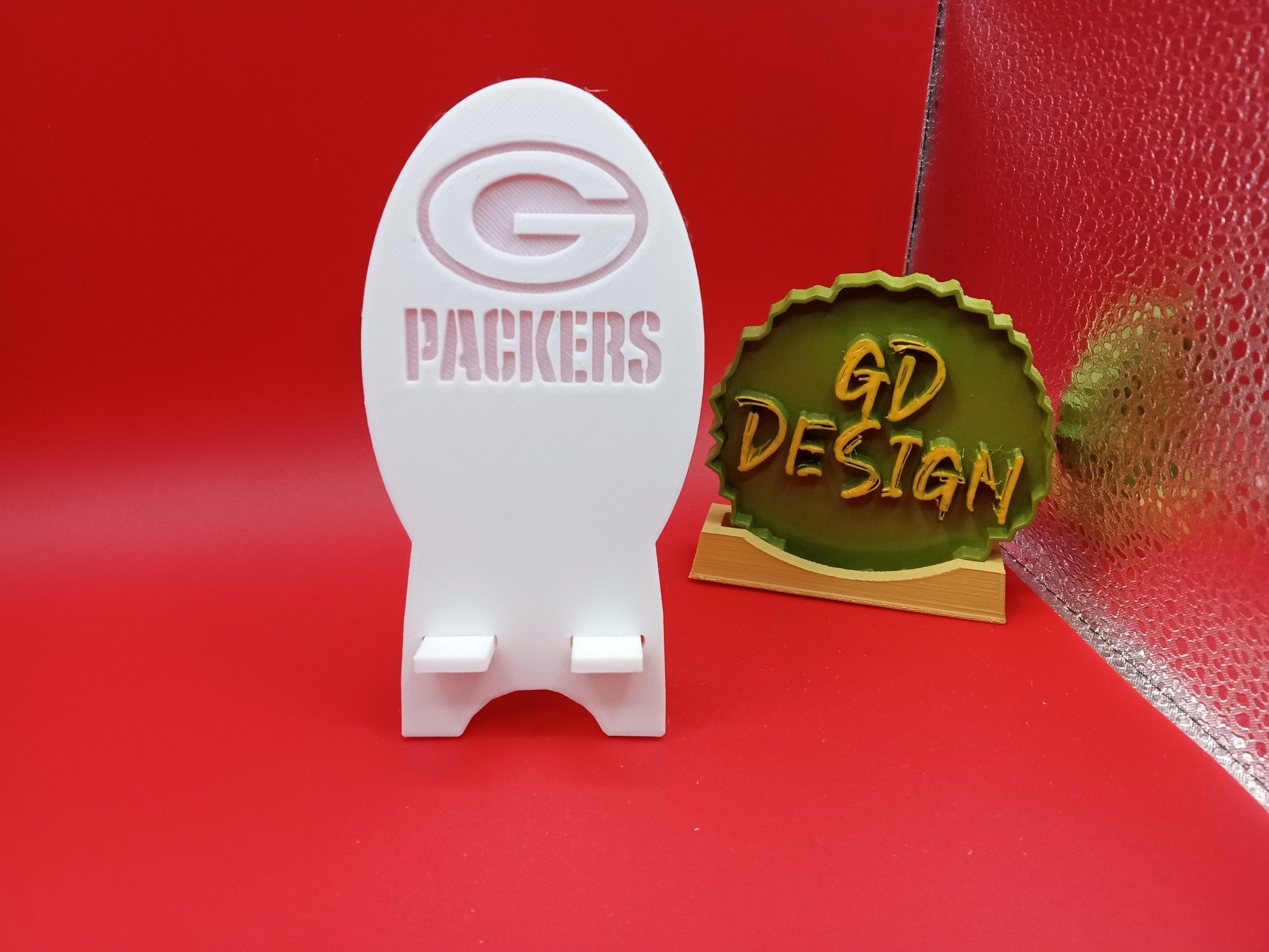 green bay packers nfl travel phone stand 3D print model - Mito3D