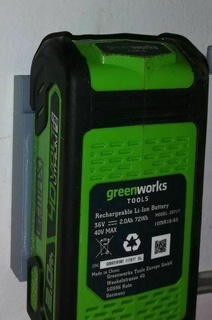 greenworks 40v batería pared soporte aire libre jardín 3d print model - Mito3D