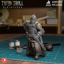 guard captain - pre-supported game dnd miniature minis dungeons dragons 32mm tytantroll miniatures patreon sword shoulder 3d print model - Mito3D