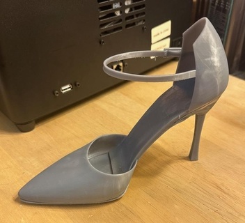 Gucci gué métal stylet haute talon pompe femme chaussure mode 3d print model - Mito3D