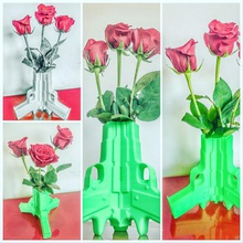silahlar ve güller ev vazo çiçek 3d print model - Mito3D