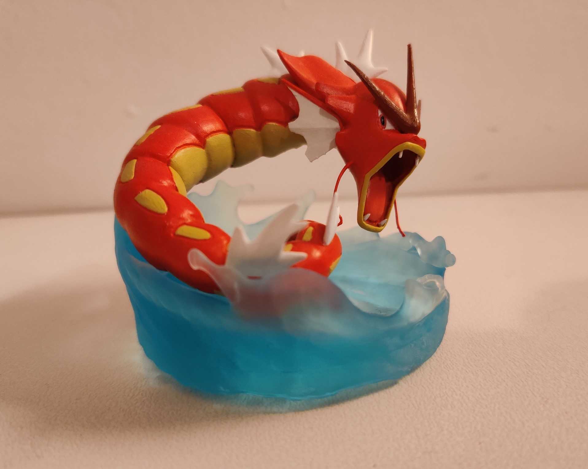 Gyarados brilhante Pokémon 3d impressão modelo vermelho Pokemongo Magikarp pokebola Pikachu eevee 3D print model - Mito3D