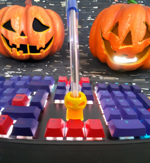 halloween cherry mx keycaps jack lantern pencil holder petg rgb gaming custom keyboard corsair cherrymx pumpkin 3d print model - Mito3D