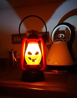 Halloween lampada halloween lamp 3d culti maddesigns elettronica gadget halloweenxcults stampabile Stampa facile 3d print model - Mito3D