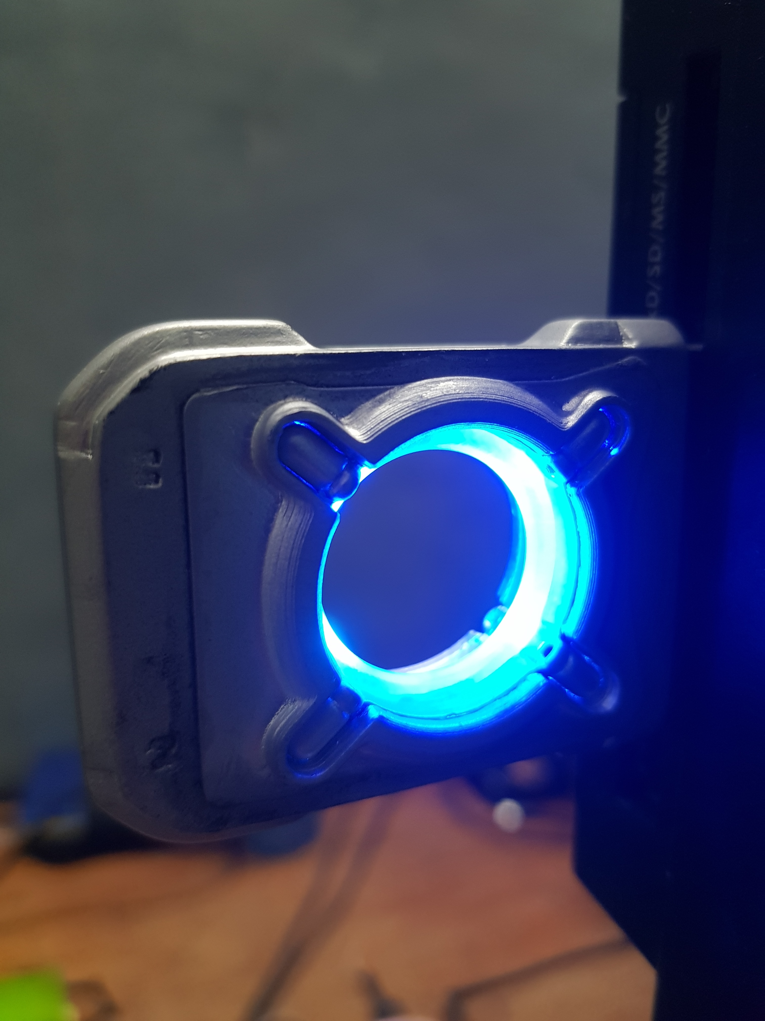 hale sonsuz Cortana flaş sürücü muhafaza yonga stl 3D print model - Mito3D