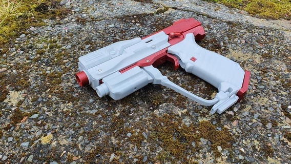 halo magnum chief game gun master movie oddworks pistol prop toy video props accessories cosplay costume 3d print model - Mito3D