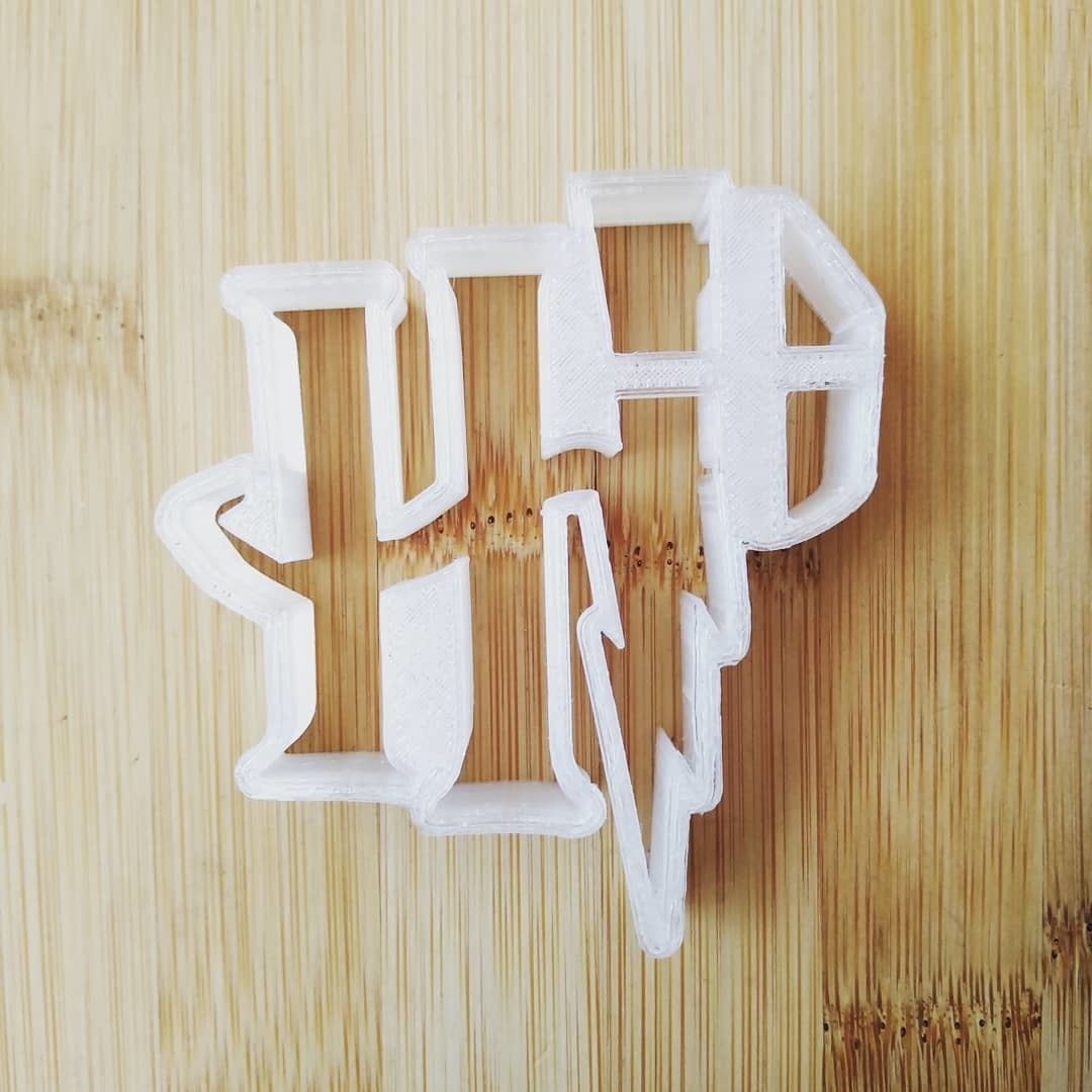 harry potter logo cookie cutter hogwarts 3D print model - Mito3D