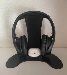 cuffia airpod titolare supporto casco airpods musica Conservazione 3d print model - Mito3D