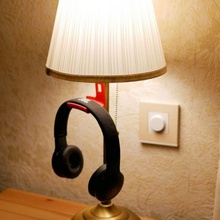 cuffie titolare casa la lampada sul comodino [bedside lamp] casco il supporto 3d print model - Mito3D