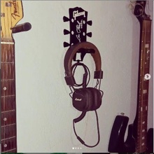 headphone holder guitar gibson table 3d print model - Mito3D