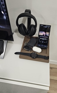 Kopfhörer Stand Weihnachten Geschenk Headset Halter Unterstützung Audio Telefon Samsung sehen Sony wh 1000 Sennheiser hd kabellos Ladegerät 3d print model - Mito3D
