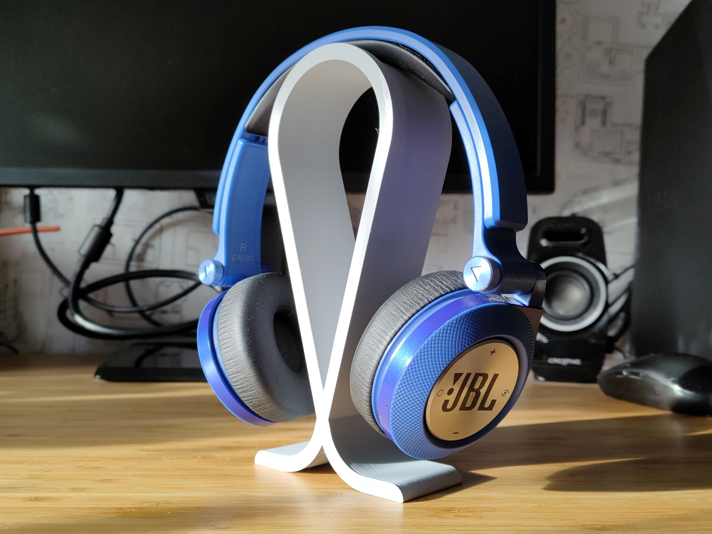 auricular estante soporte sencillo moderno diseño auriculares escritorio organizador artilugio 3D print model - Mito3D