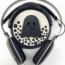 headphone wall holder gadget audio mount hook hanger headphones ghostlyvinyl 3d print model - Mito3D