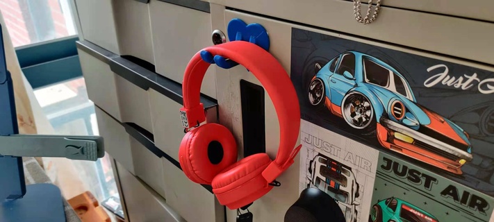 headphones holder bonus stick hearts holders simple wall headphone 3d print model - Mito3D