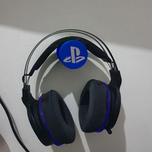 headset wall mount - playstation game hanger 3d print model - Mito3D