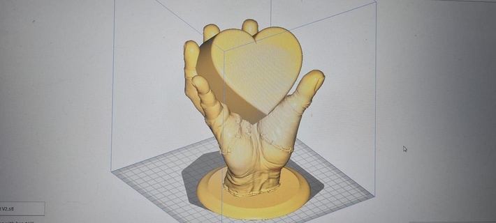 heart addams family wednesday merlin fingers horror hand skull movie 3d print model - Mito3D