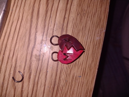 heart necklace half broken 3d print model - Mito3D