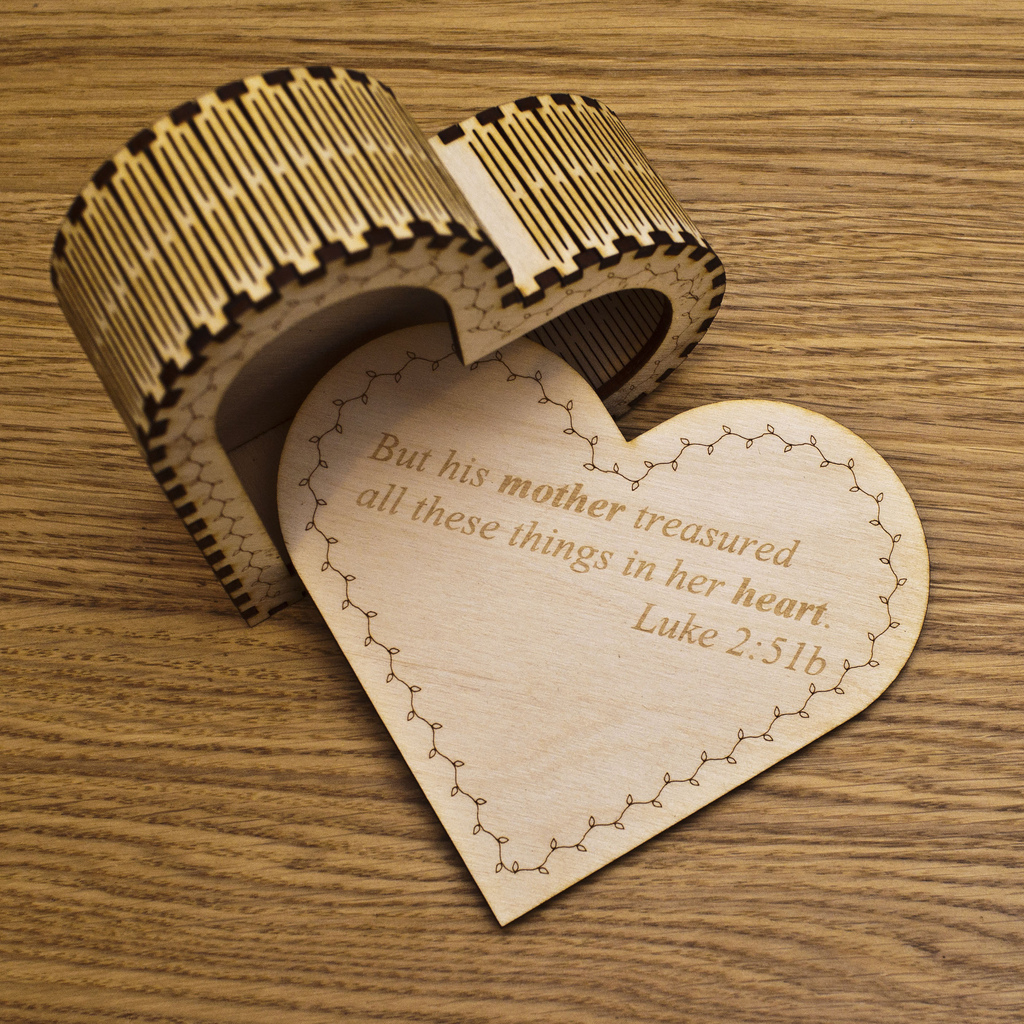 heart shaped trinket box lasercut organization 3D print model - Mito3D